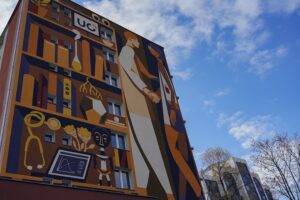 Mural symbolising consolidation of UO and Medical School is now ready